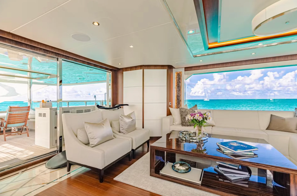 M/Y IC