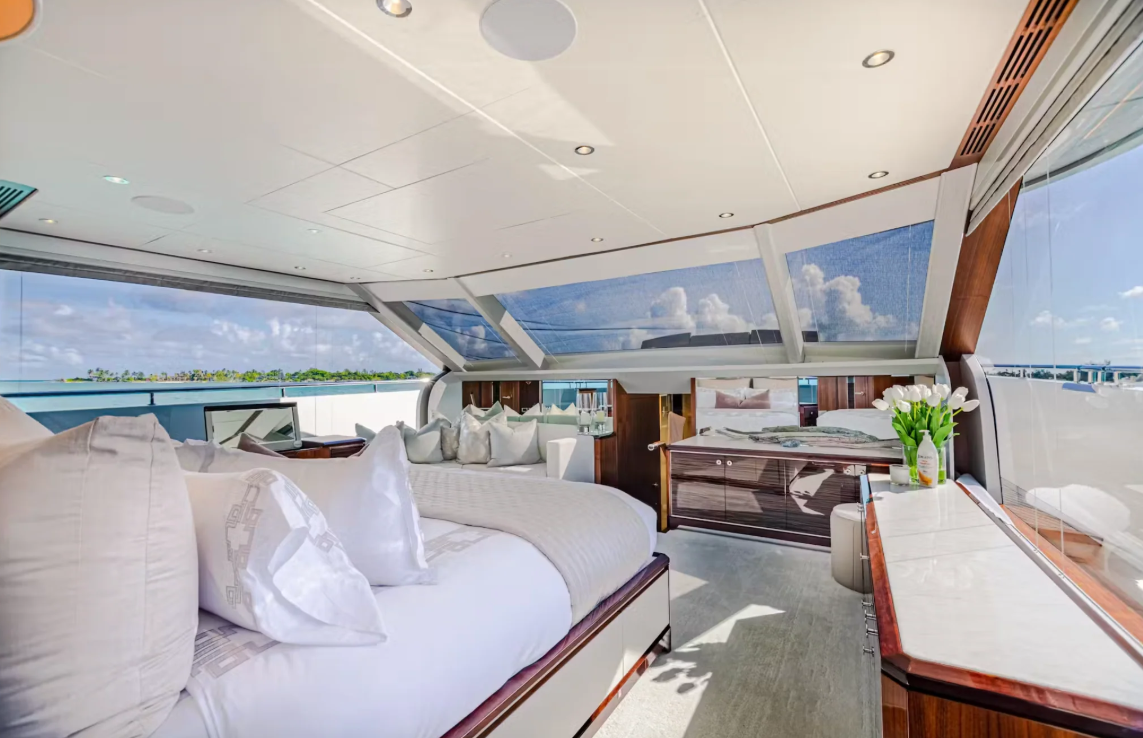 M/Y IC
