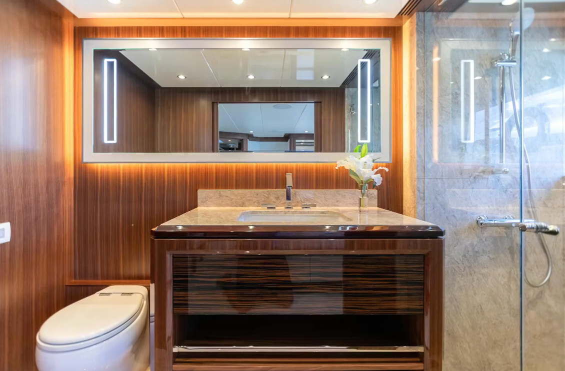 M/Y IC
