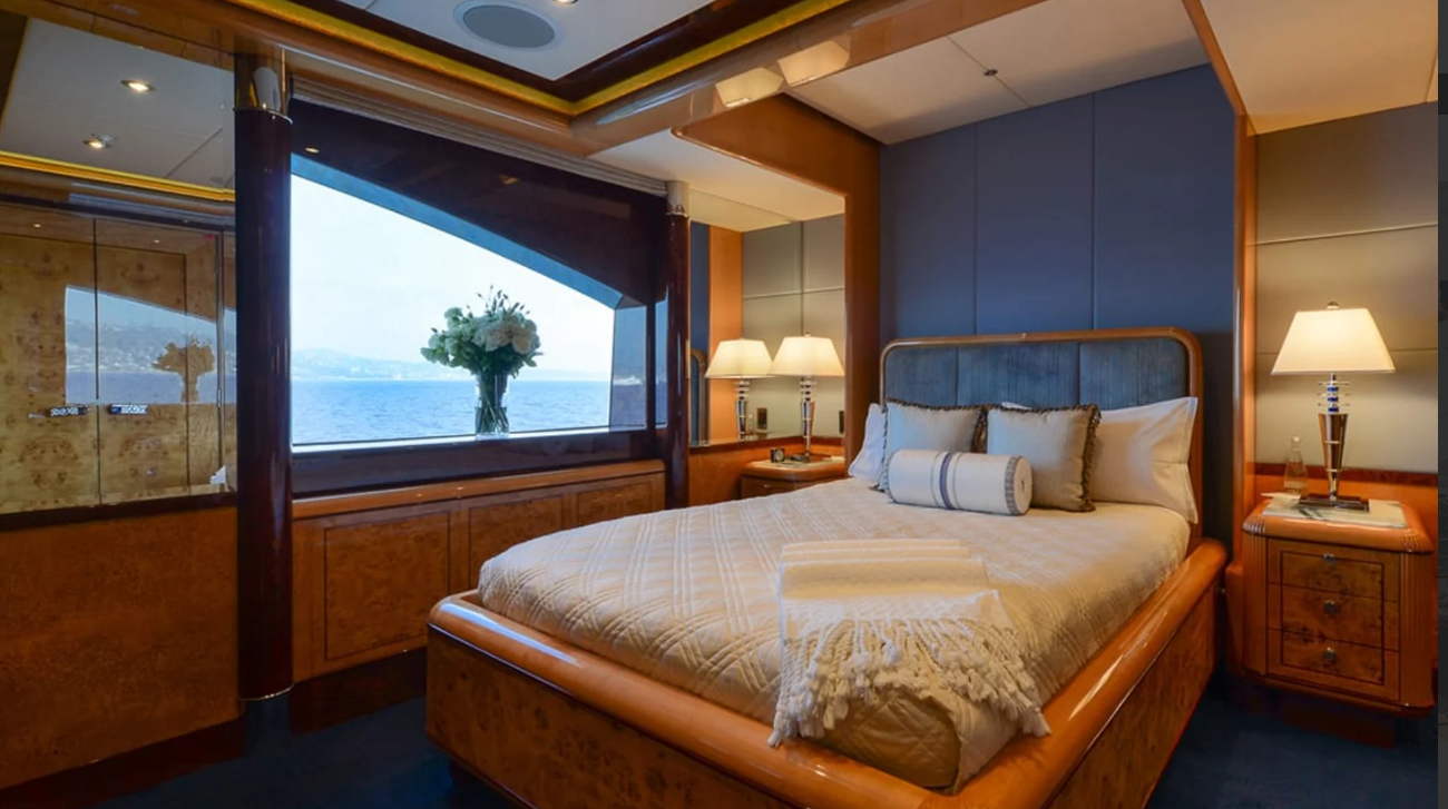 M/Y LIBERTY