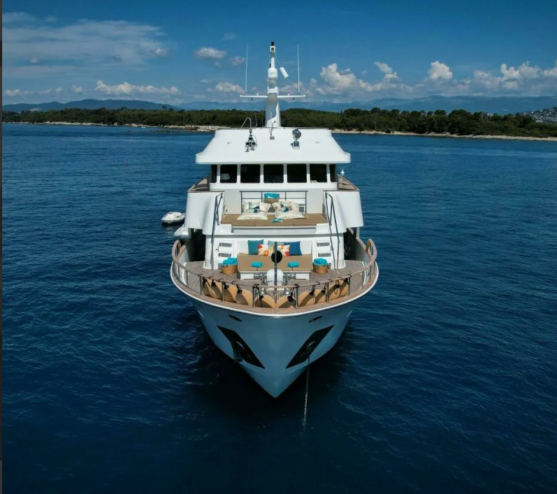 M/Y EVA